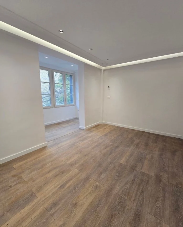 Tirane, jepet me qera ambjent biznesi Kati 2, 145 m² 