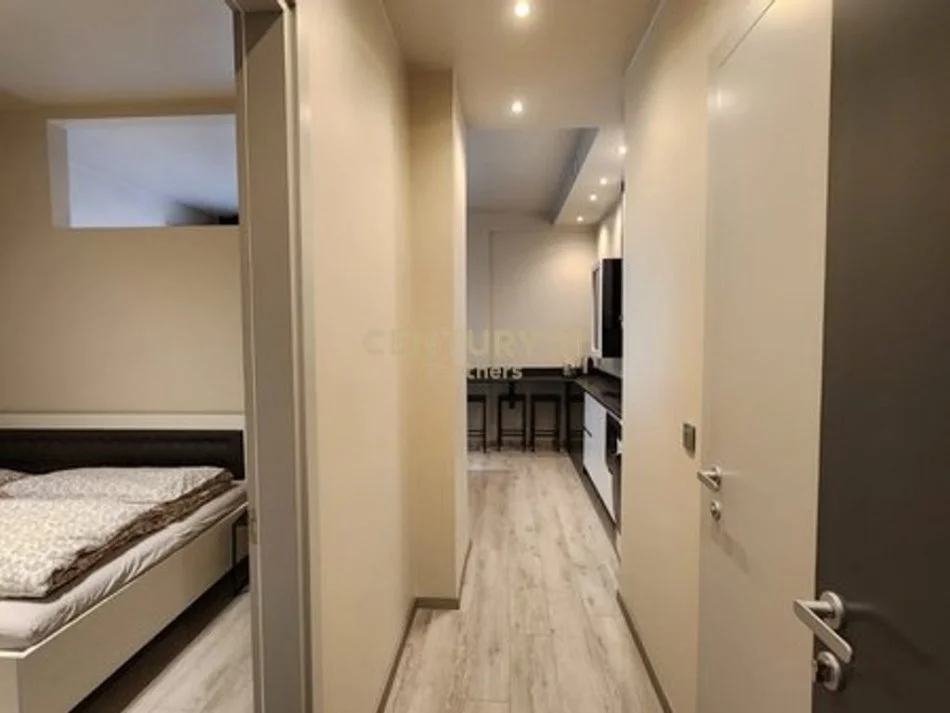 Tirane, jap me qera apartament 1+1+Ballkon Kati 2, 105 m² 650 € 