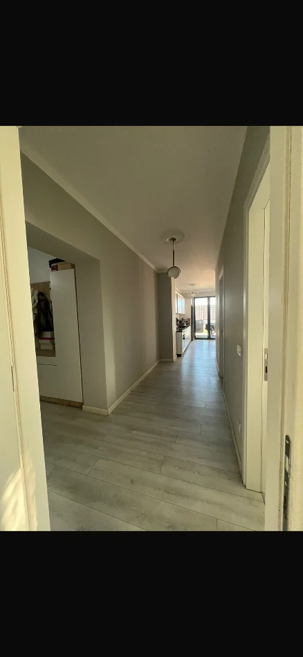Tirane, ndarje qeraje me vajze apartament 2+1+Aneks+Ballkon Kati 6, 110 m² 175 € (Rruga Teodor Keko Residenca Future Home)