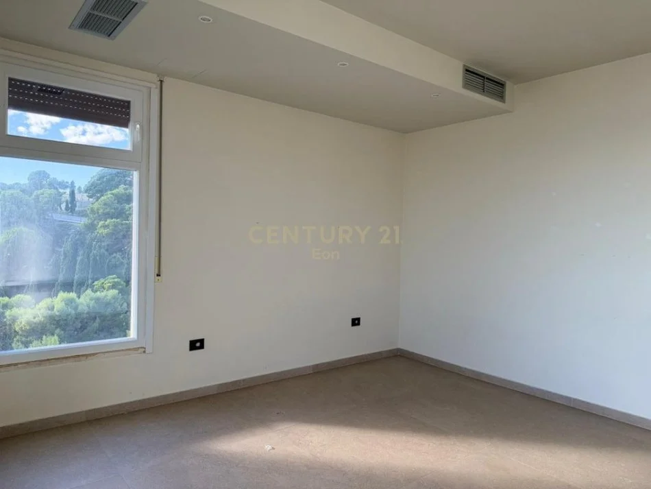 Durres, shitet apartament 2+1+Aneks+Ballkon Kati 7, 120 m² 260.000 € (Vila e Zogut)