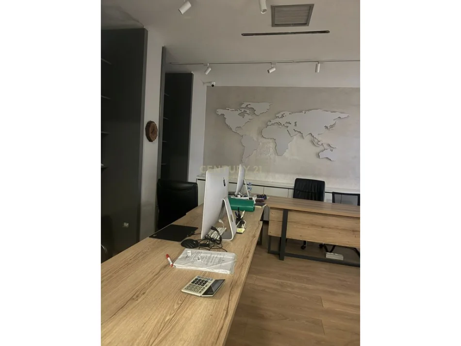 Tirane, shes ambjent biznesi Kati 0, 37 m² 210.000 € (torre drin)
