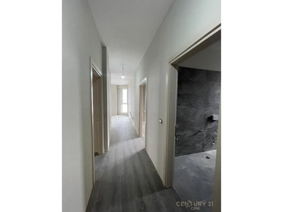 Tirane, shitet apartament 3+1+Aneks Kati 4, 136 m² 474.000 € 