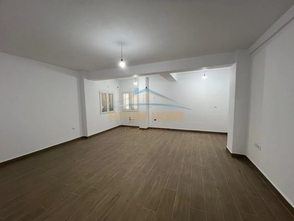 Tirane, shitet apartament 1+1+Ballkon Kati 4, 86 m² 129.000 € (Selite)