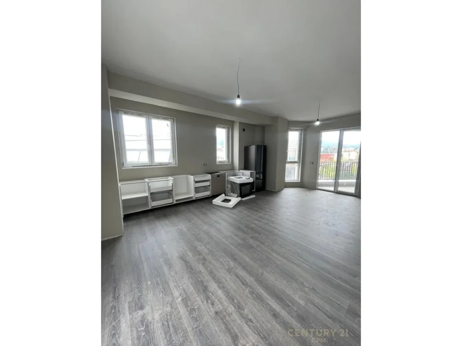 Tirane, shitet apartament 3+1+Aneks Kati 4, 136 m² 474.000 € 
