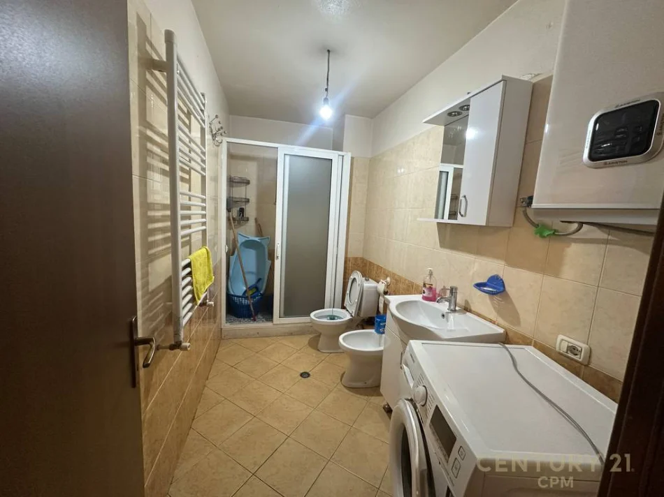 Tirane, jepet me qera apartament 2+1 Kati 2, 84 m² 500 € (Kompleksi Malajzian)