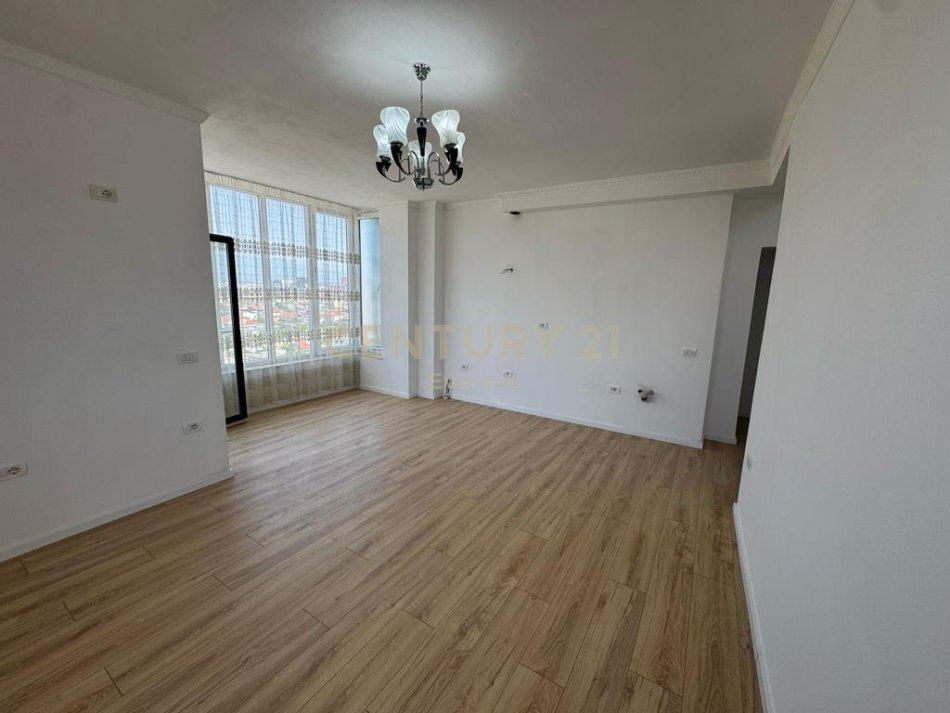 Tirane, shitet apartament 1+1 Kati 8, 65 m² 87.000 € 