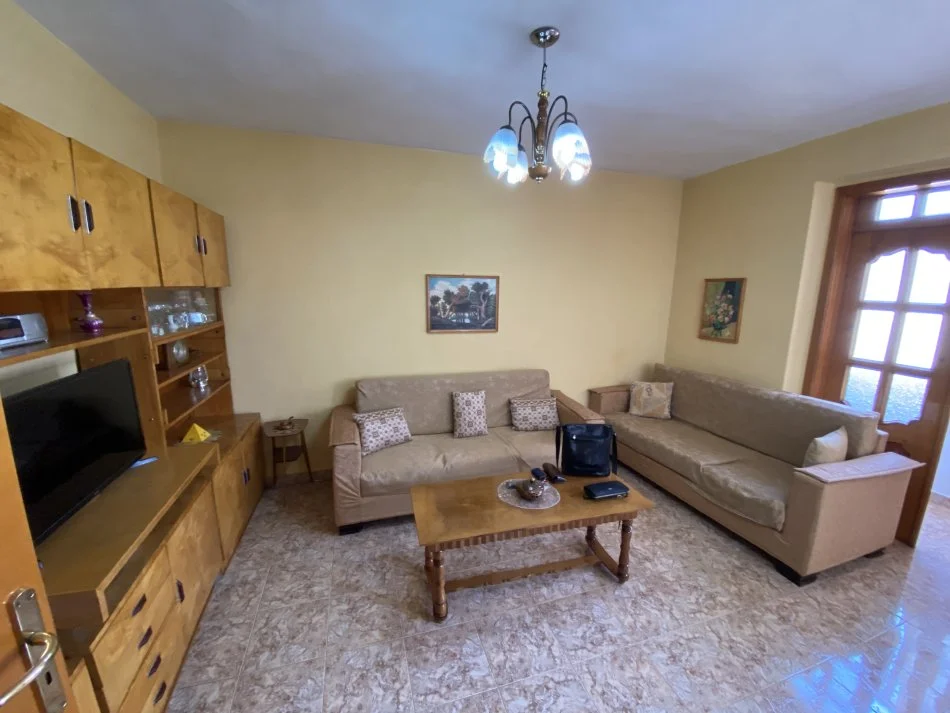 Tirane, QERA apartament 2+1+Aneks+Ballkon Kati 4, 78 m² 500 € (Shkolla e Kuqe)