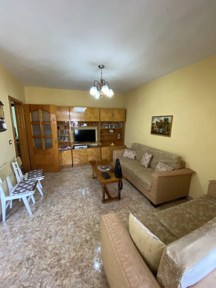 Tirane, QERA apartament 2+1+Aneks+Ballkon Kati 4, 78 m² 500 € (Shkolla e Kuqe)