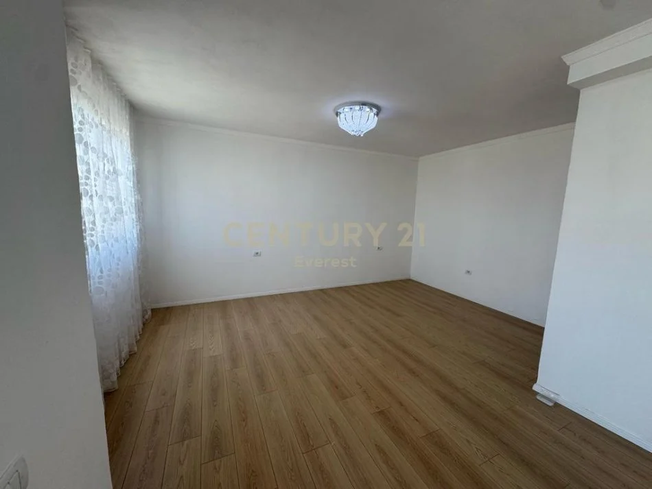 Tirane, shitet apartament 1+1 Kati 8, 67 m² 88.000 € 