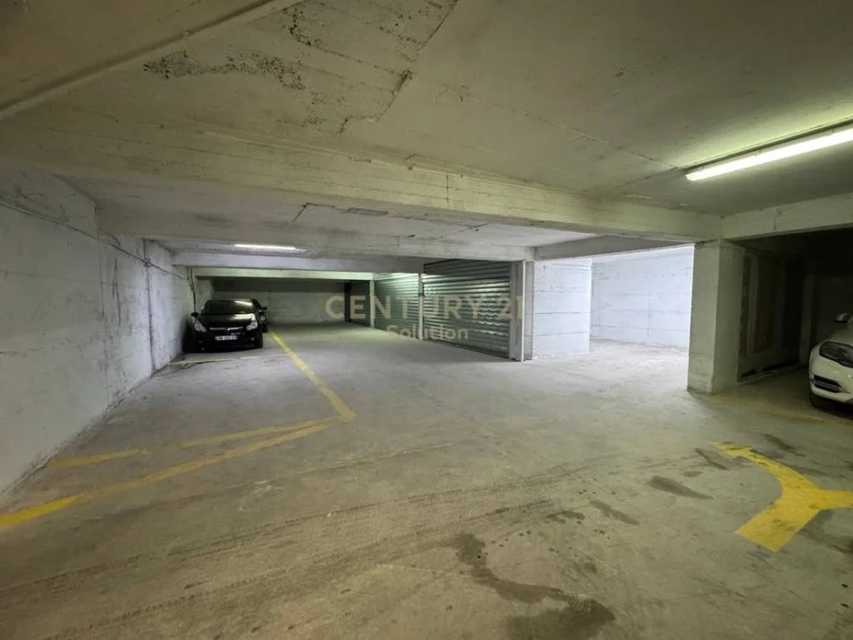 Tirane, shes garazh | post parkimi Kati -2, 15 m² 
