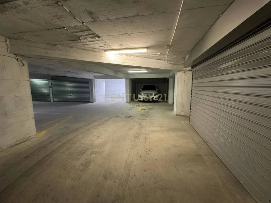 Tirane, shes garazh | post parkimi Kati -2, 15 m² 