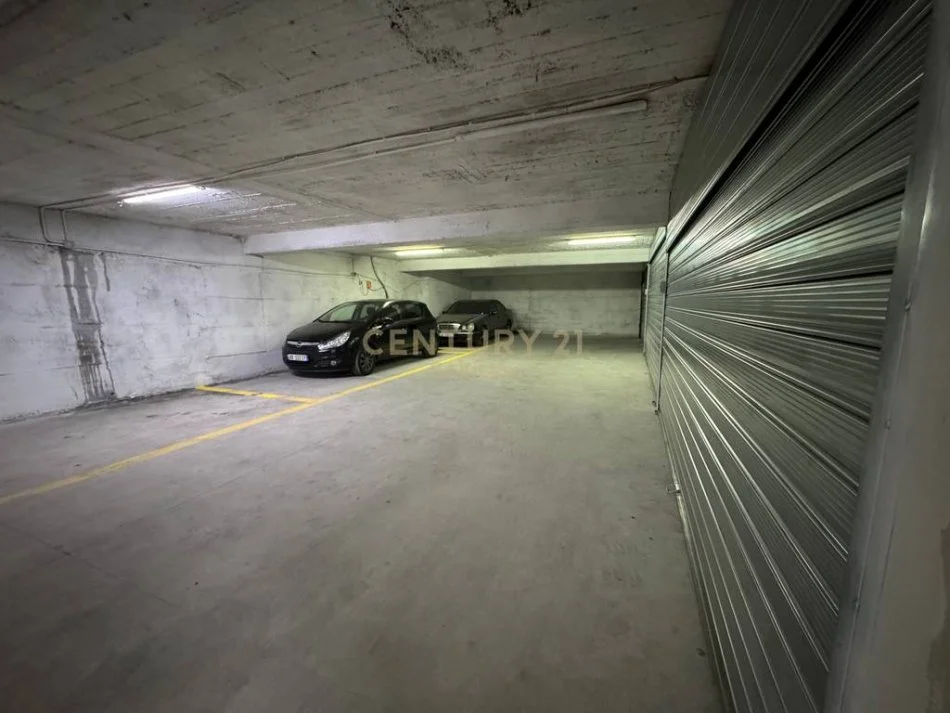 Tirane, shes garazh | post parkimi Kati -2, 15 m² 