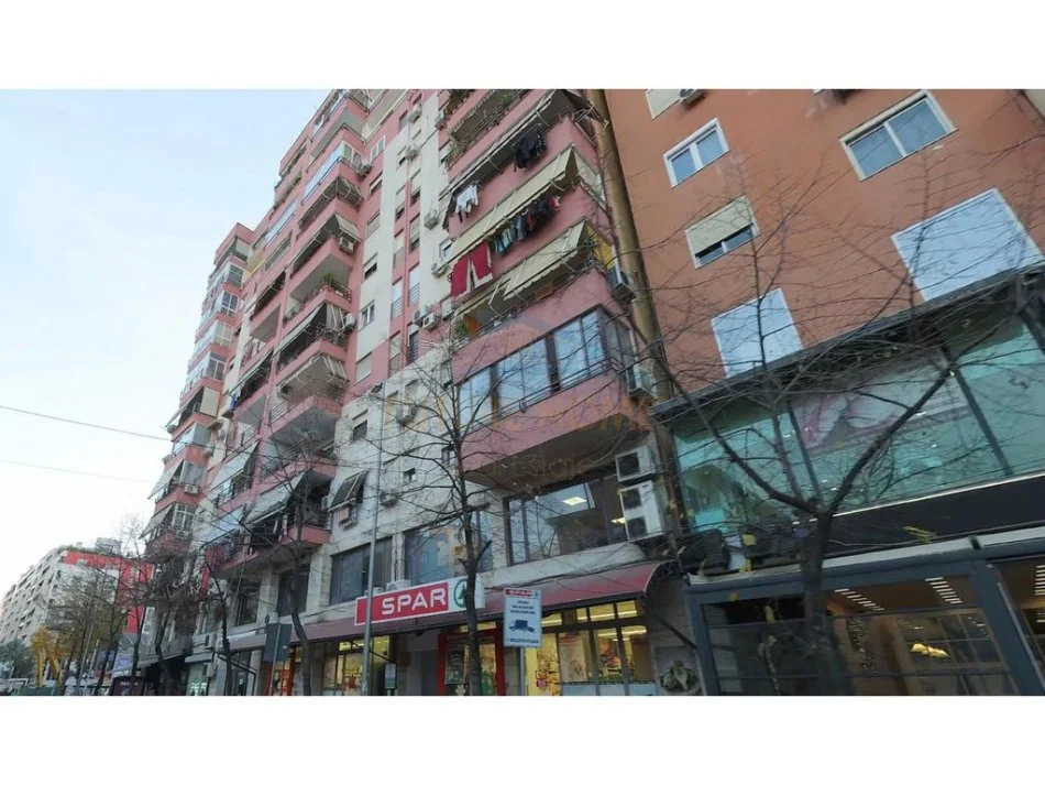Tirane, shitet apartament 2+1+Ballkon Kati 6, 196 m² 572.000 € (Rruga Sami Frasheri)