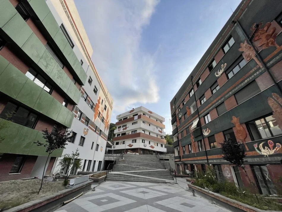 Tirane, jepet me qera apartament 1+1+Ballkon Kati 2, 65 m² 600 € 