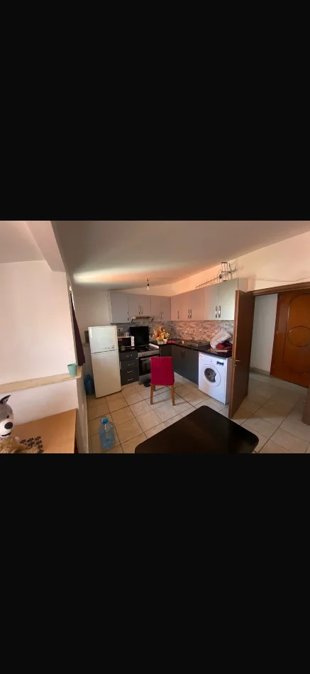 jepet me qera apartament 1+1+Ballkon Kati 6, 350 € (Bulevardi nene terezA)