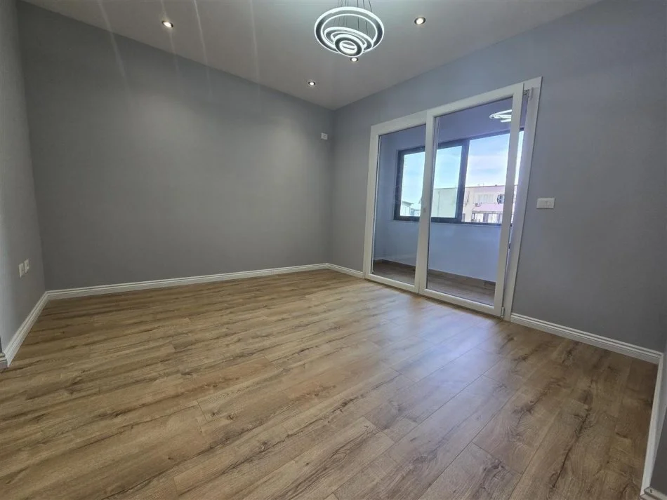 Tirane, shes apartament 1+1 , 49 m² 98.000 € (5 maji)