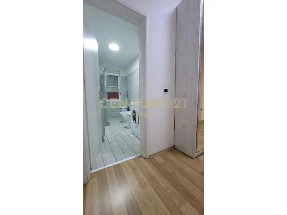 Tirane, jepet me qera apartament 1+1 Kati 3, 66 m² 500 € (Rruga Xhon Kenedi)