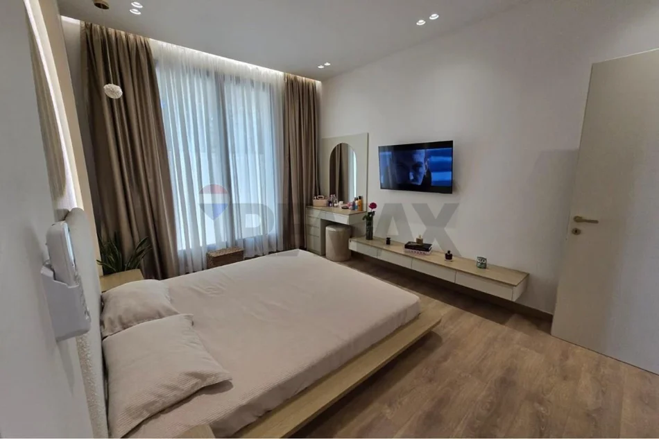 Tirane, shitet Vile 4+1 , 480 m² 590.000 € 