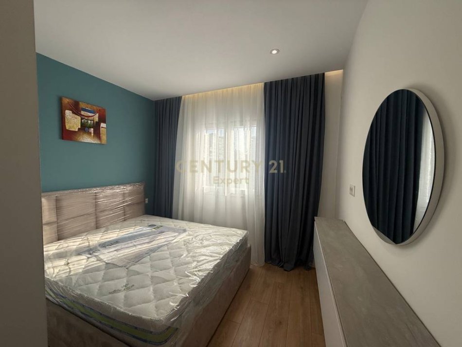 Tirane, jepet me qera apartament 1+1 Kati 5, 40 m² 450 € 