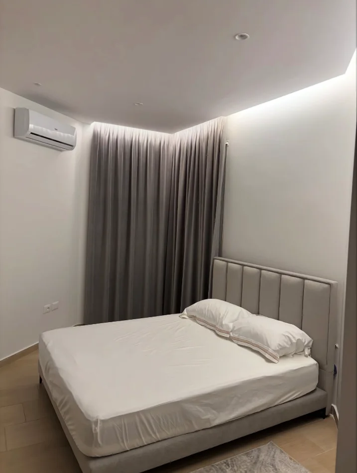 Tirane, jepet me qera apartament 1+1+Ballkon Kati 4, 73 m² 850 € 