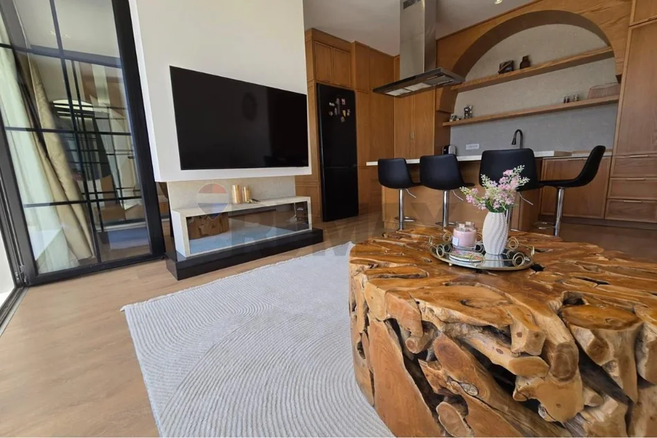 Tirane, shitet Vile 4+1 , 480 m² 590.000 € 