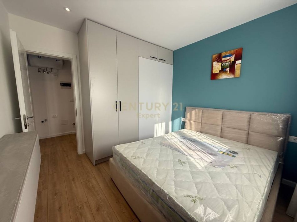 Tirane, jepet me qera apartament 1+1 Kati 5, 40 m² 450 € 