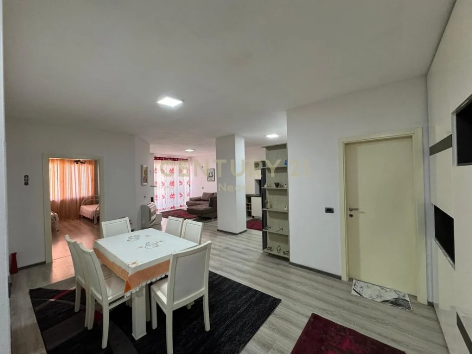 Tirane, jepet me qera apartament 2+1 Kati 6, 106 m² 580 € (Grand Gallery)