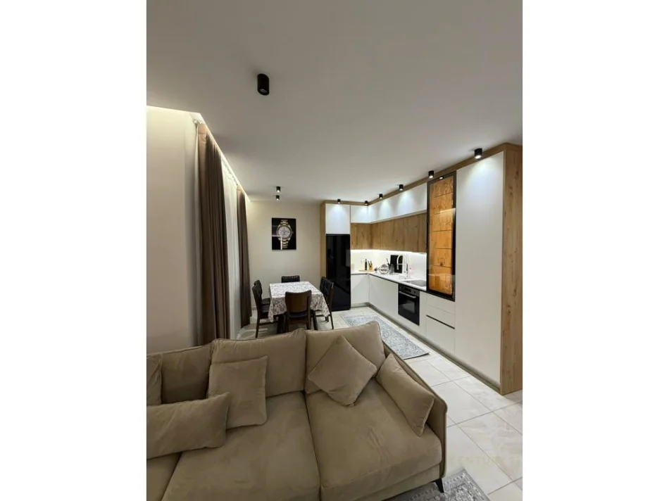 Tirane, jepet me qera apartament 2+1 Kati 6, 62 m² 900 € (Rruga Besim Imami)