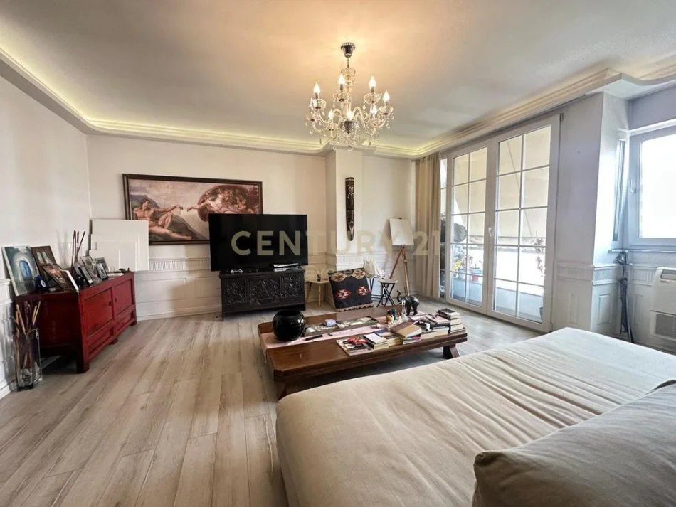 Tirane, shitet apartament 2+1 Kati 5, 107 m² 220.000 € 