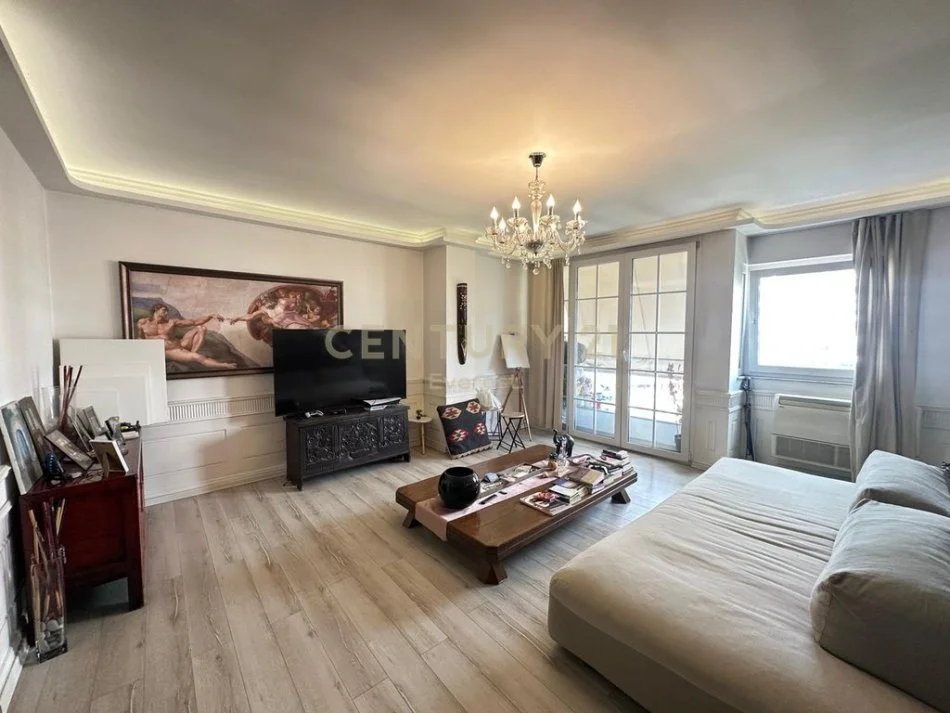 Tirane, shitet apartament 2+1 Kati 5, 107 m² 220.000 € 