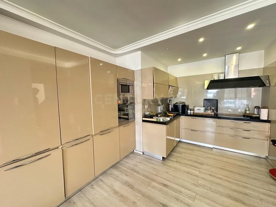 Tirane, shitet apartament 2+1 Kati 5, 107 m² 220.000 € 