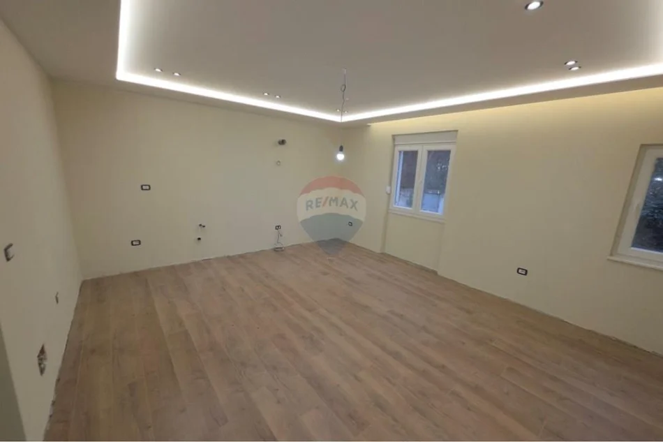 Tirane, shitet apartament 1+1+Ballkon Kati 2, 70 m² 150.000 € (Rruga e Elbasanit)