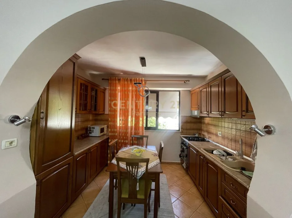 Tirane, jepet me qera apartament 2+1 Kati 3, 72 m² 650 € (Myslym Shyri)