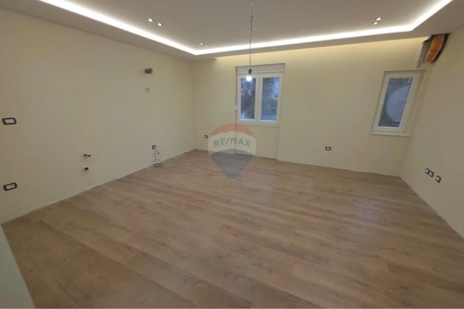 Tirane, shitet apartament 1+1+Ballkon Kati 2, 70 m² 150.000 € (Rruga e Elbasanit)