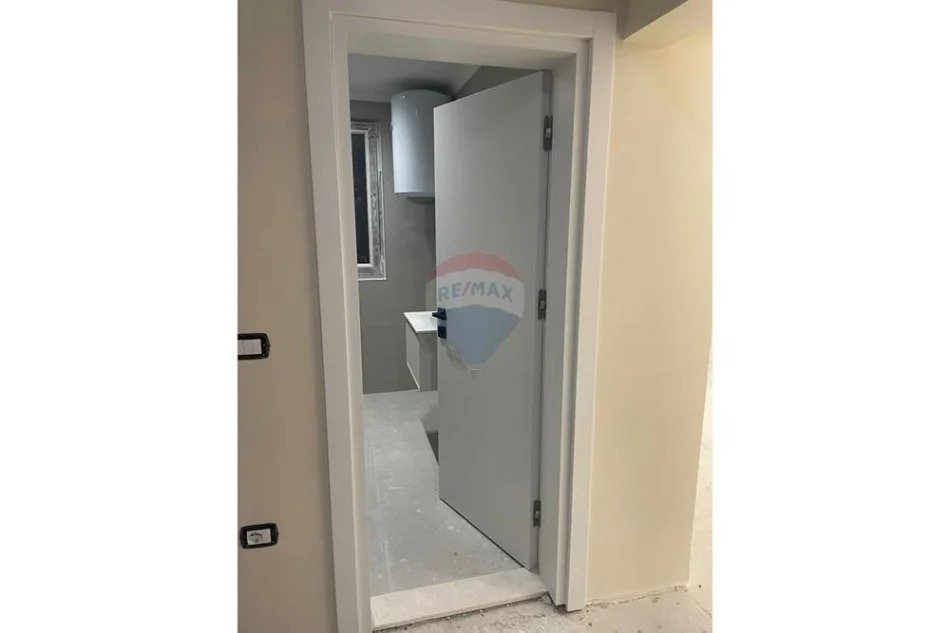 Tirane, shitet apartament 1+1+Ballkon Kati 2, 70 m² 150.000 € (Rruga e Elbasanit)