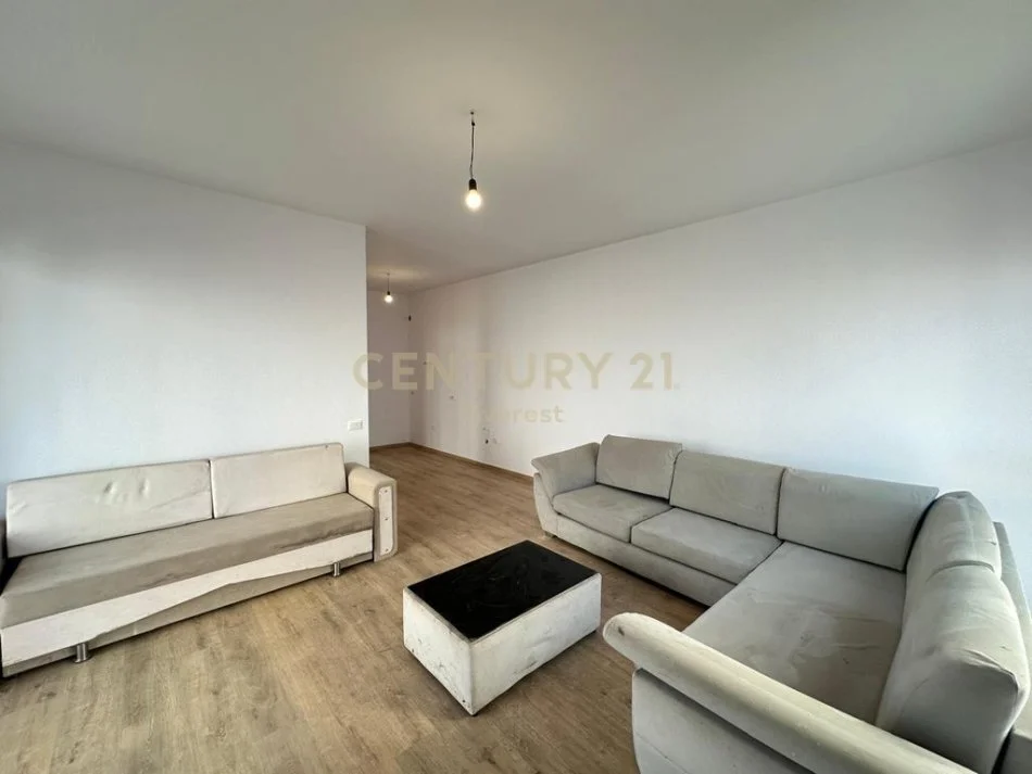 Tirane, jepet me qera apartament 2+1 Kati 8, 93 m² 550 € 