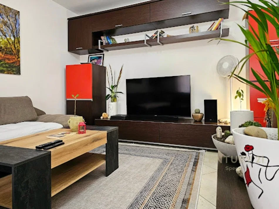 Tirane, jepet me qera apartament 2+1 Kati 3, 109 m² 650 € 