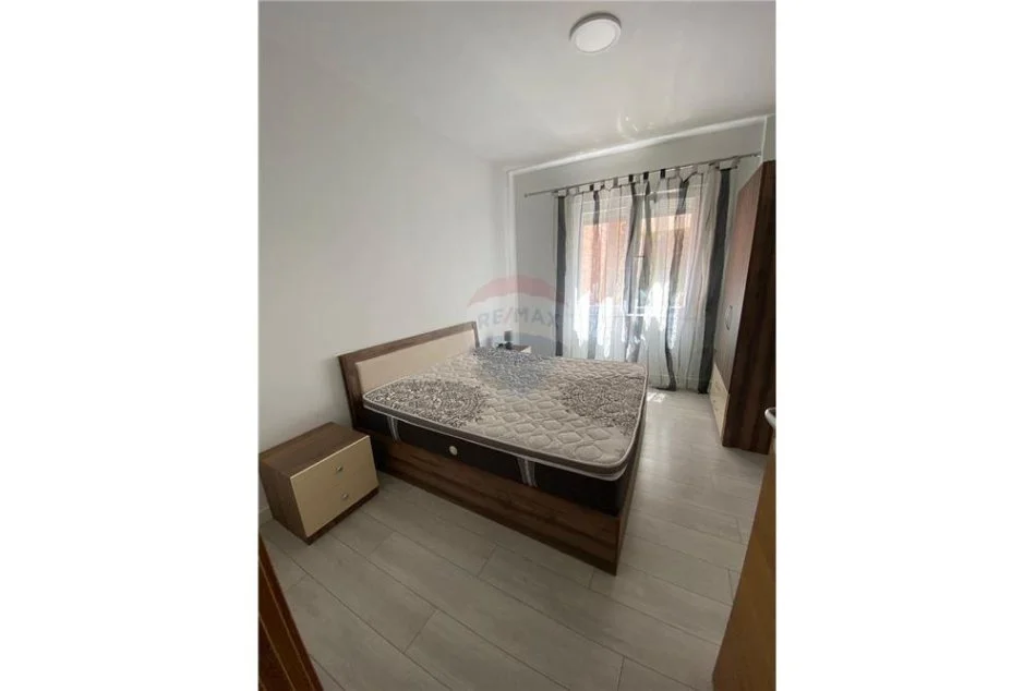 Tirane, jepet me qera apartament Kati 2, 99 m² 600 € 