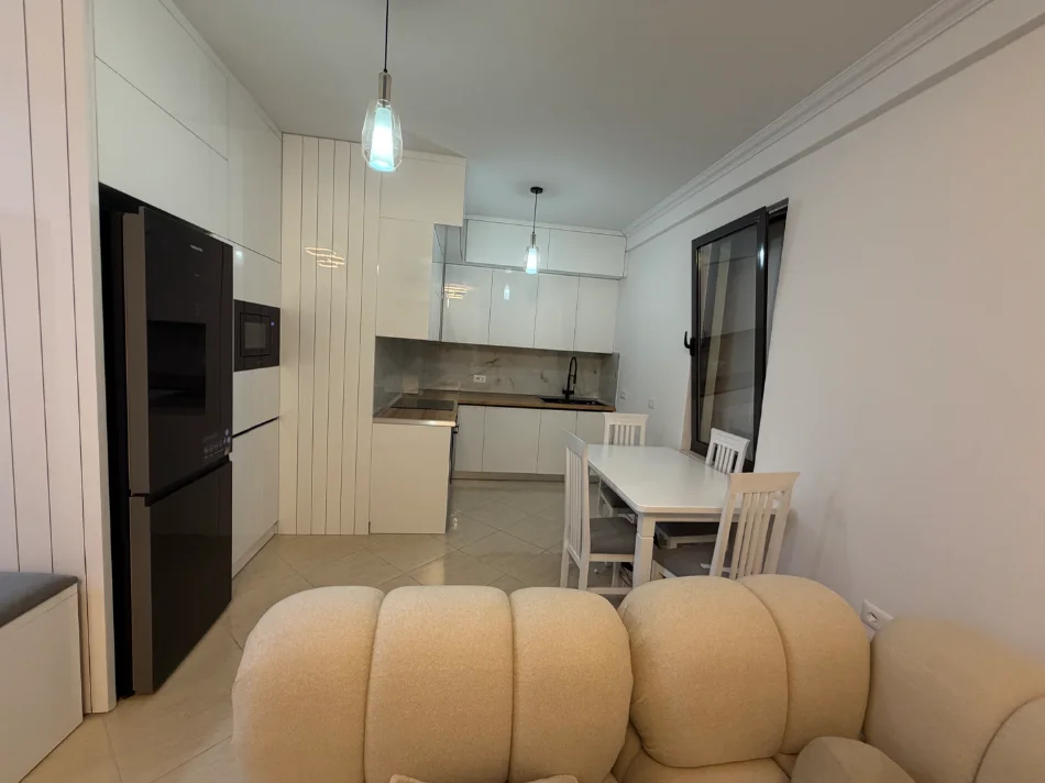 Casa Itala jepet me qera apartament 1+1 Kati 7, 535 € (Rruga pavarsia)