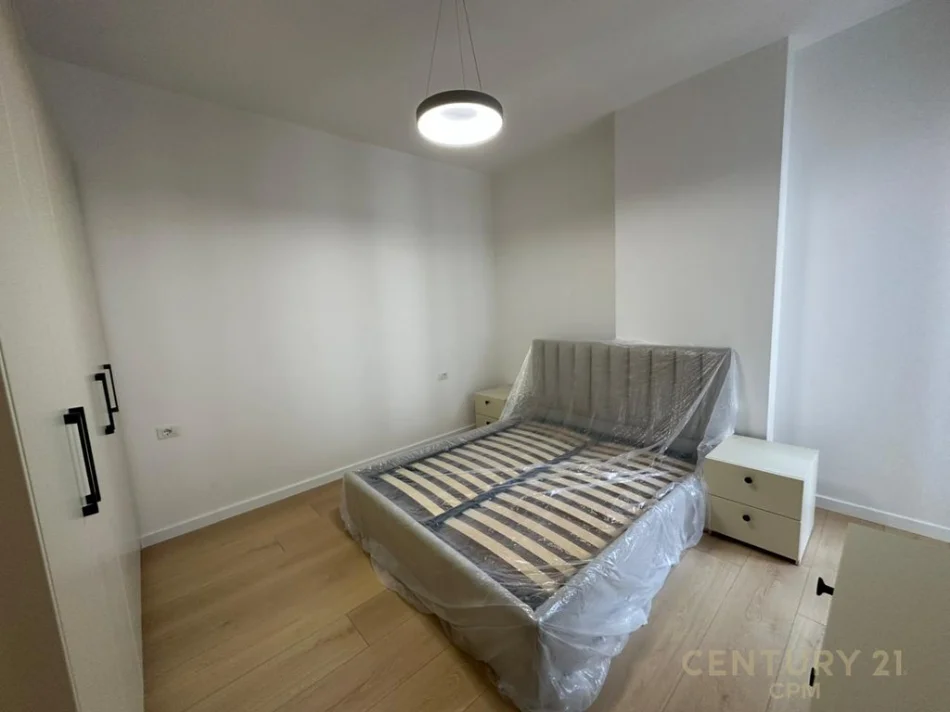 Tirane, jepet me qera apartament Kati 6, 69 m² 750 € (Komuna Parisit)