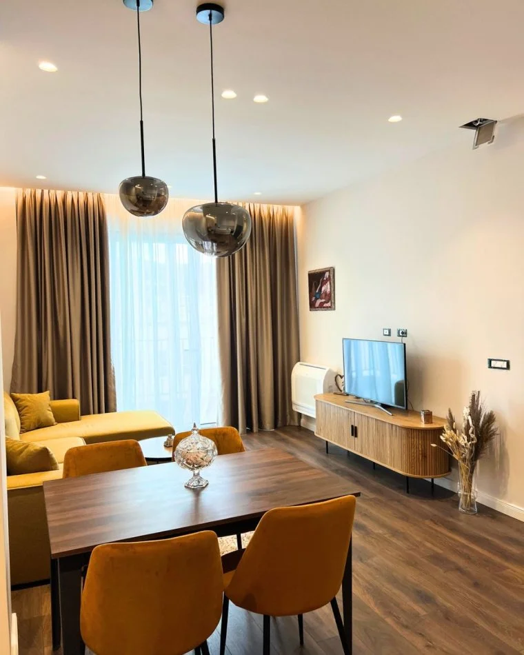 Tirane, jepet me qera apartament 2+1 , 95 m² 1.100 € (Komuna e Parisit)