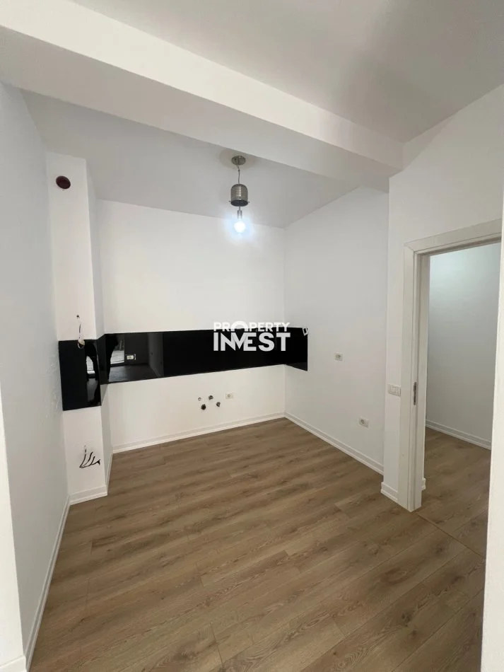 📍Komuna e Parisit, shitet Apartament 2+1+2, 160m