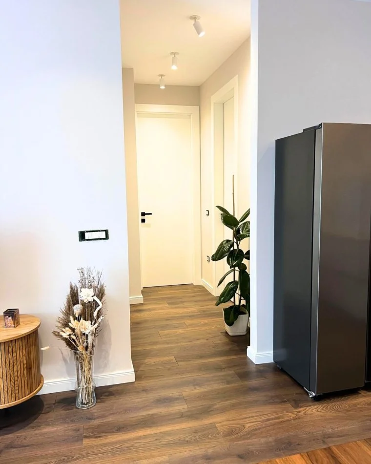 Tirane, jepet me qera apartament 2+1 , 95 m² 1.100 € (Komuna e Parisit)