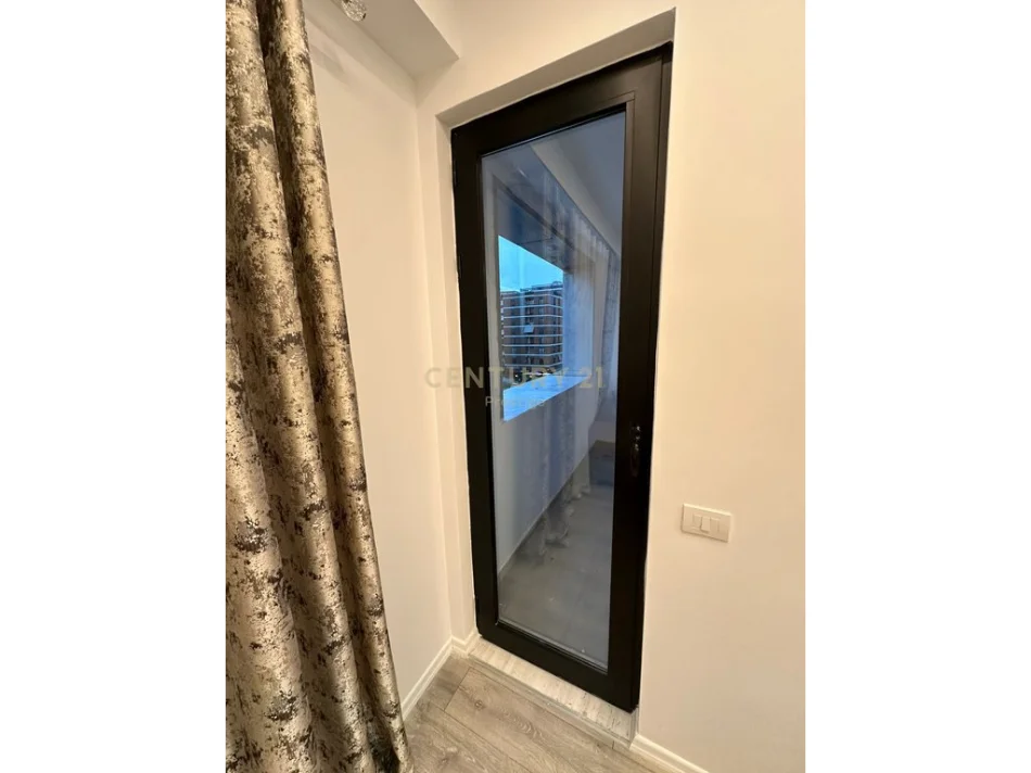 Tirane, jepet me qera apartament 1+1 Kati 3, 65 m² 550 € (urban gate)