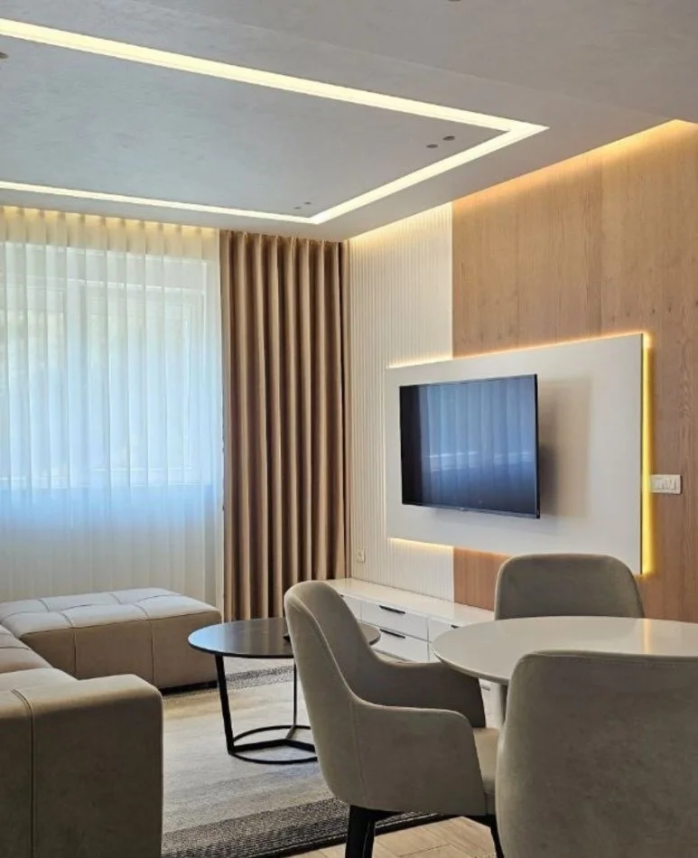 Tirane, jepet me qera apartament 2+1+Ballkon Kati 4, 60 m² 600 € (Liqani i Thate, Tirane)