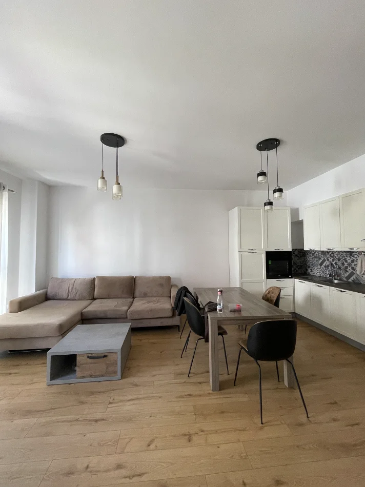 Tirane, jepet me qera apartament 1+1+Ballkon Kati 2, 75 m² 750 € (Rruga e kosovareve)