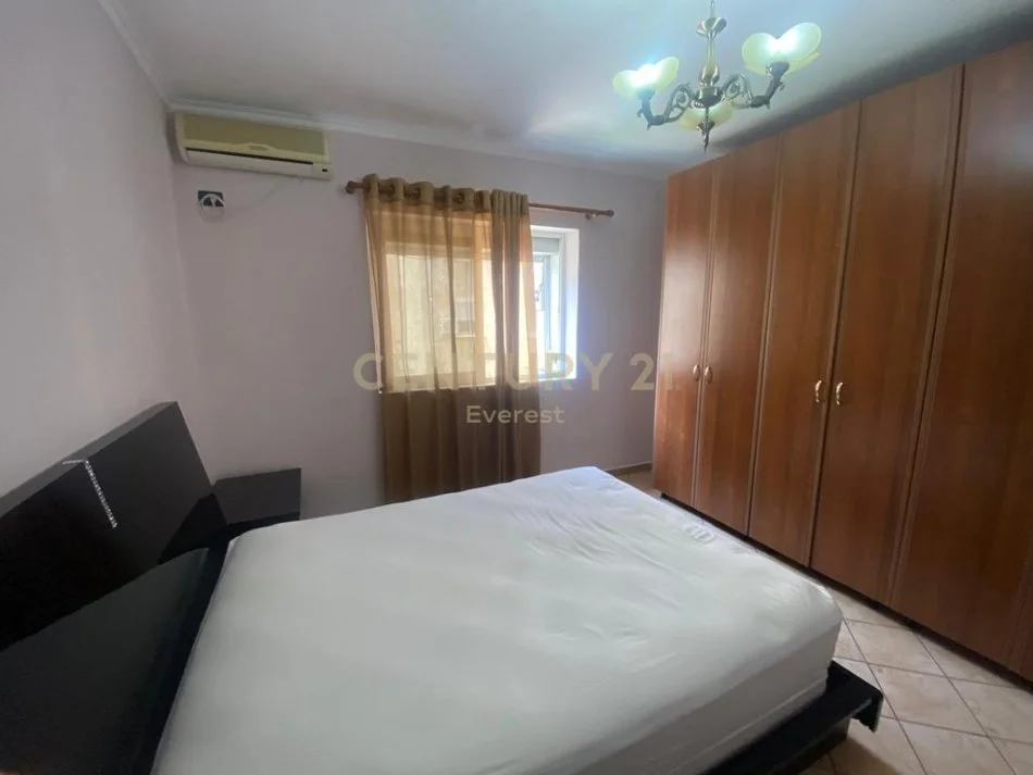 Tirane, jepet me qera apartament 2+1 Kati 3, 550 € 