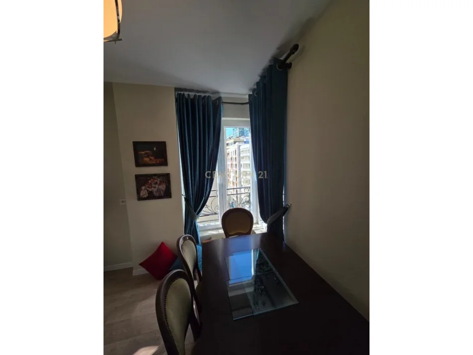 Tirane, jepet me qera apartament 1+1 Kati 6, 61 m² 750 € (Rruga Faik Konica)
