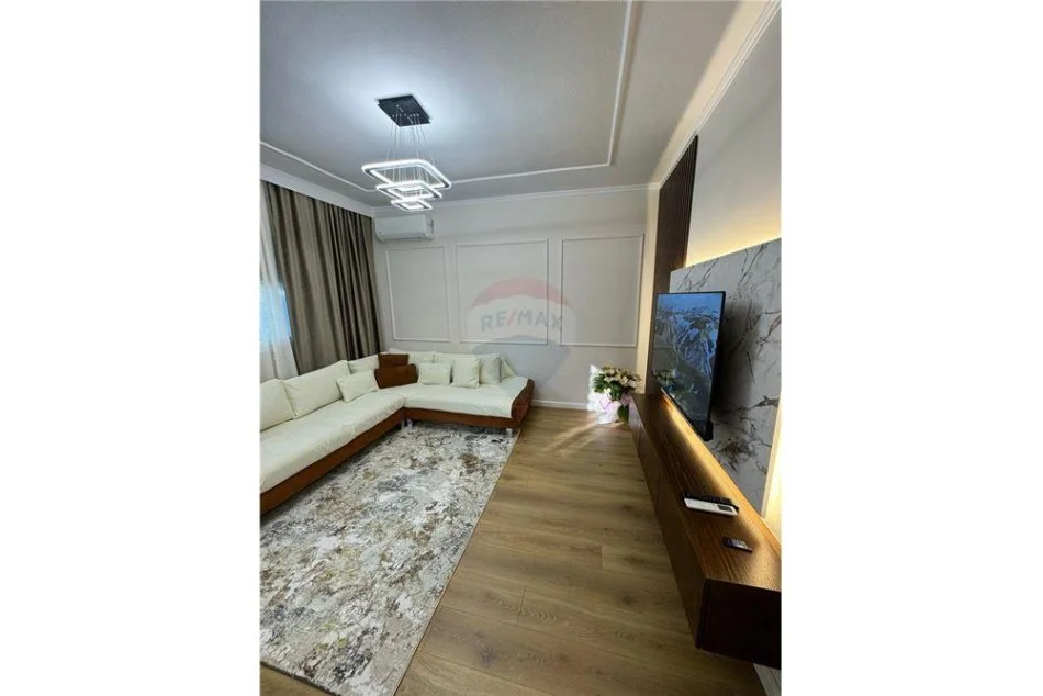 Tirane, jepet me qera apartament Kati 1, 132 m² 400 € 