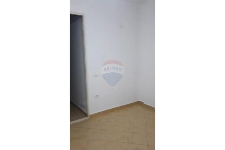 Tirane, jepet me qera apartament 2+1 , 100 m² 300 € (Fresku-Rruga e Thesarit)